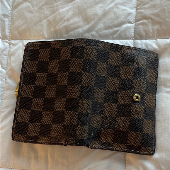 Louis Vuitton Wallet - Picture 5 of 8